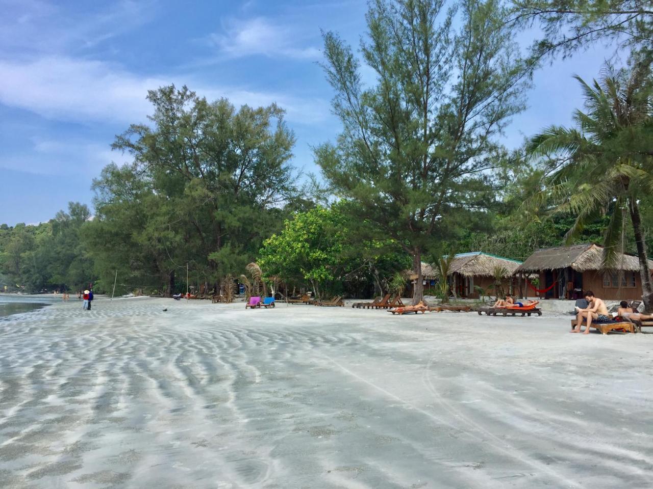 La Ong Lay Hotel Koh Phayam Exterior photo